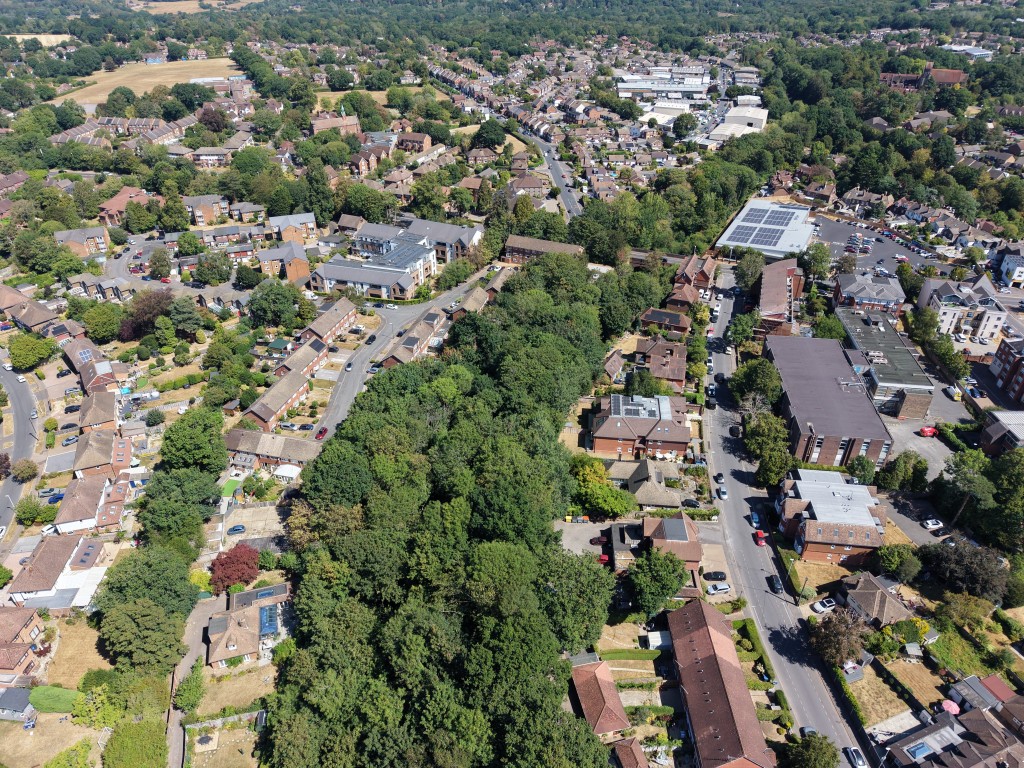 Lot: 38 - 1.6 ACRES OF FORMER RAILWAY LAND WITH POTENTIAL - Aerial view of land